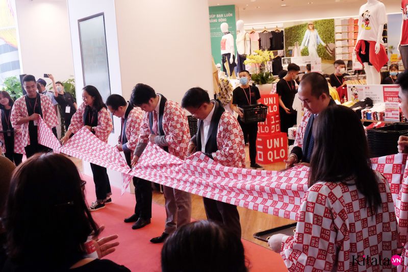 uniqlo vincom landmark 81